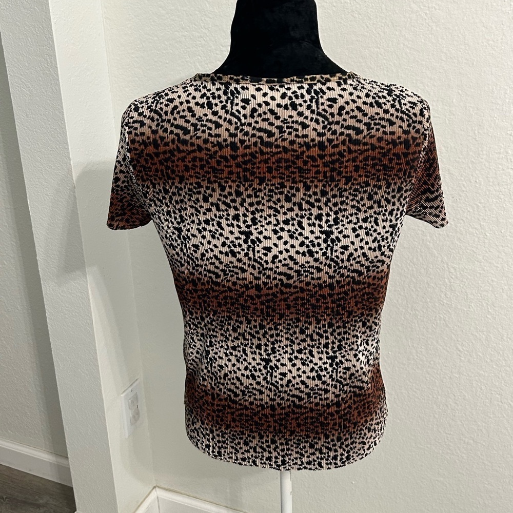 Nicola Animal Print Crinkle Knit Blouse - Picture 3 of 8